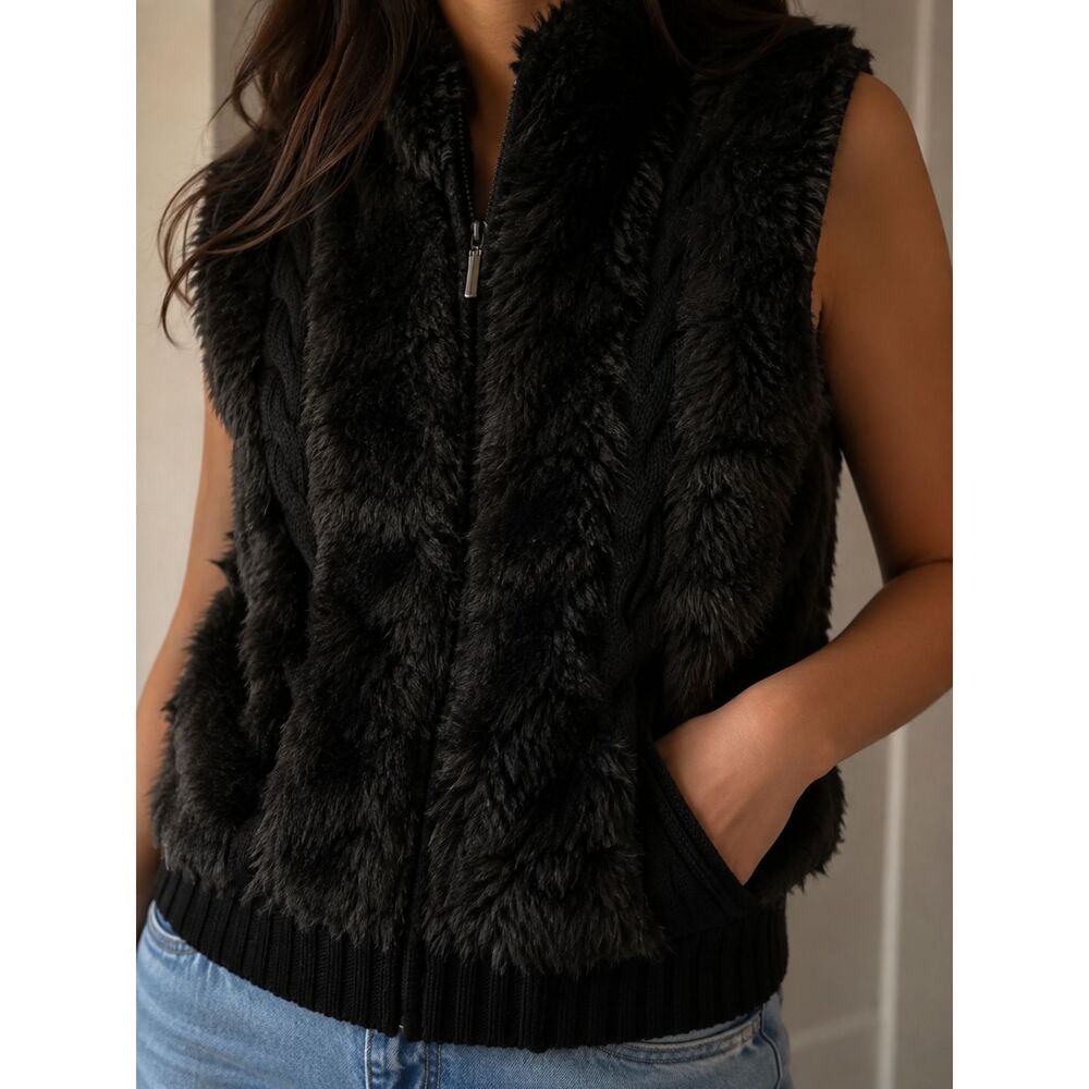Sweater Vest Faux Fur Mountain Lake Size Medium Zip Knit Pockets Lined Black